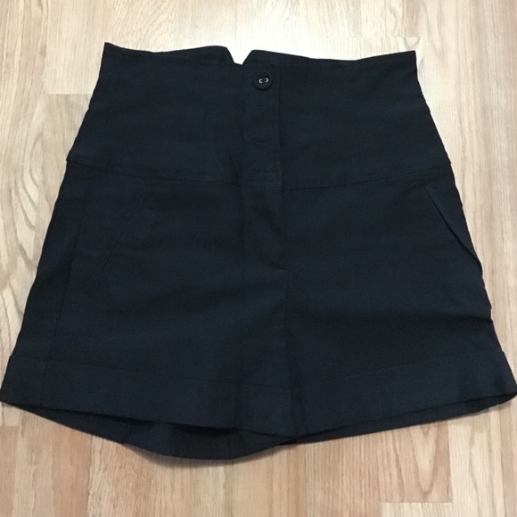 black Forever 21 high waisted shorts