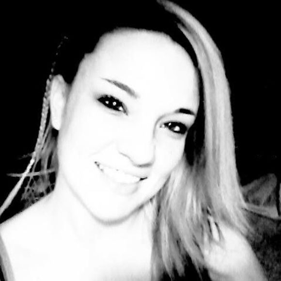 Meet your Posher, Nicole - Picture 1 of 1