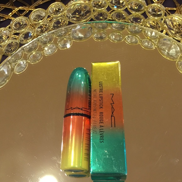 ✨HP✨ Authentic 💄MAC tumble dry lipstick💄 - Picture 2 of 2