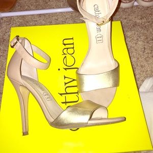 Gold genuine leather sandal heel !