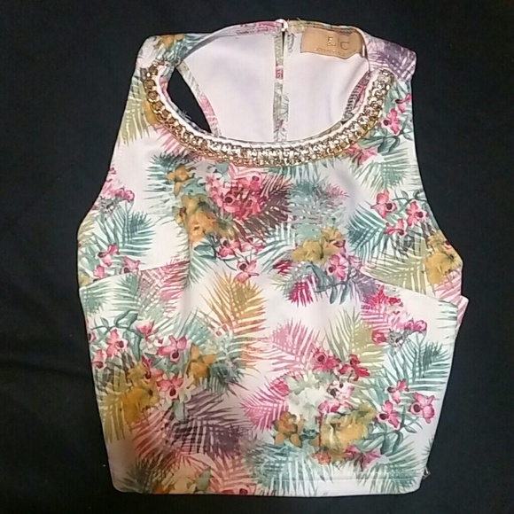 Crop top