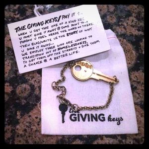 🌙The Giving Keys Breathe Bracelet🌙