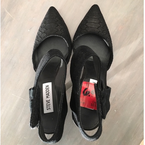 Steve Madden Shoes - Black Steve Madden Swift Dress Pump w/ ankle strap
