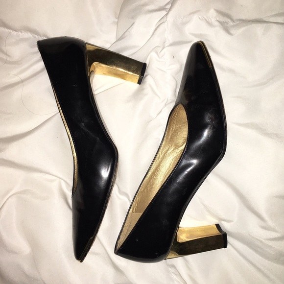Stuart Weitzman Black & Gold Heel!