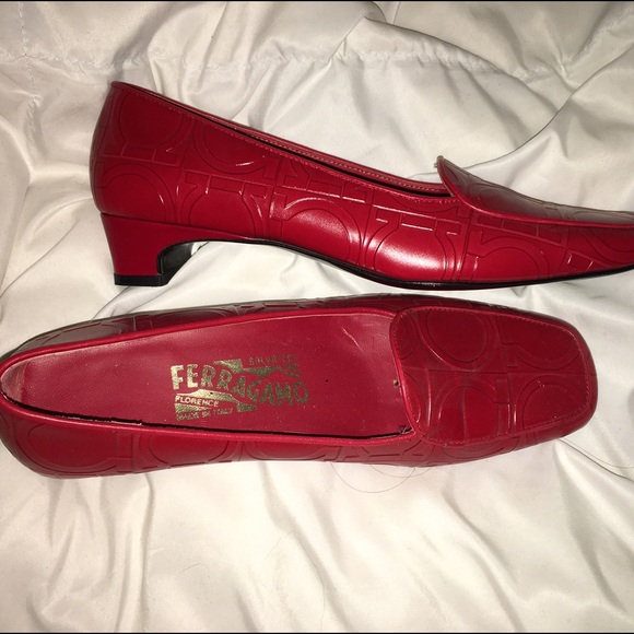Salvatorre Ferragamo red flats!