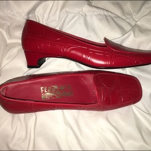 Salvatorre Ferragamo red flats!