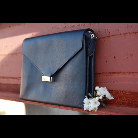 Bags - HP! π Listing #2 Navy Leather Clutch Envelope Bag Bags - HP! π Listing #2 Navy Leather Clutch Envelope Bag