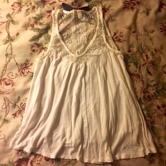 🔵UO lace back tank w/ bow