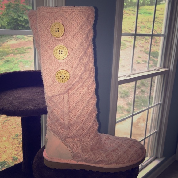 !!!SOLD!!! 💯Authentic Ugg Cardy Boots Pale Pink