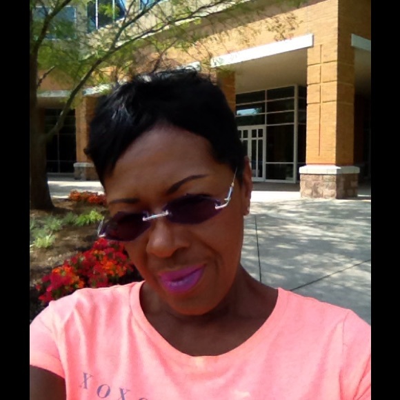 Meet your Posher, Terri - Picture 2 of 2