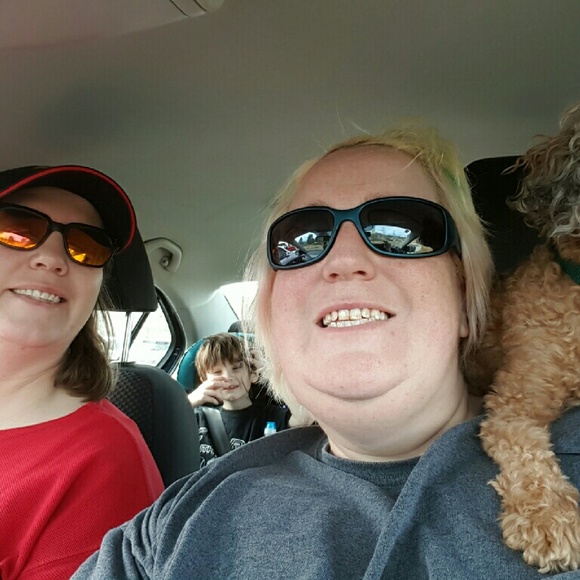 Meet your Posher, Julie - Picture 2 of 4