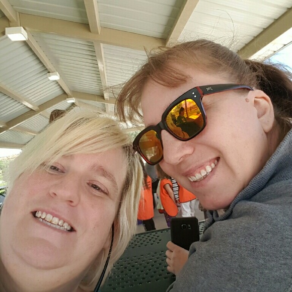 Meet your Posher, Julie - Picture 3 of 4