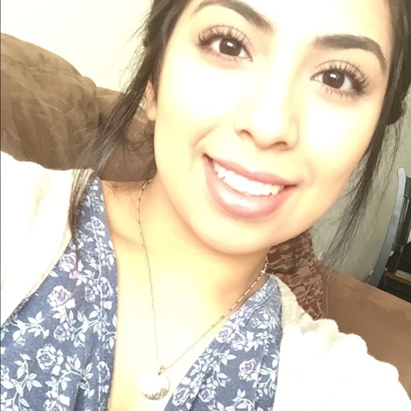 Meet your Posher, Isabelle - Picture 1 of 1