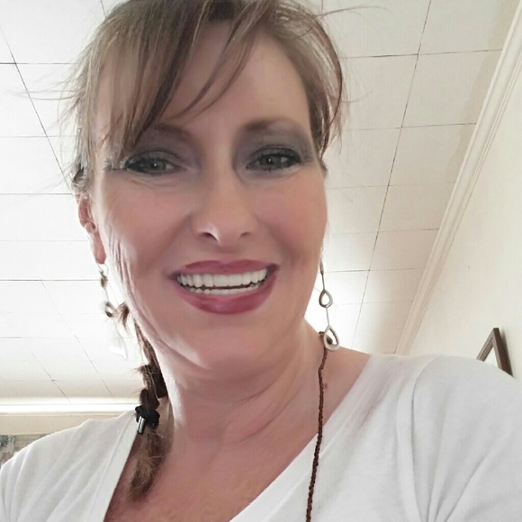 Meet your Posher, Michelle - Picture 2 of 8