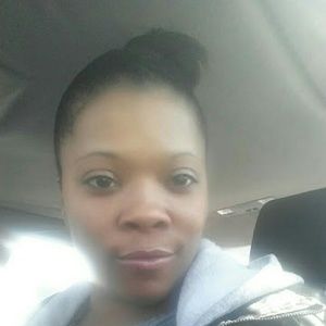 Meet your Posher, Dionne