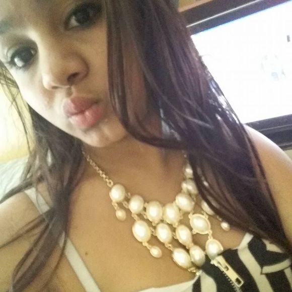 Meet your Posher, Yadira