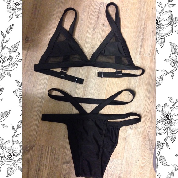 🌴Black Bikini🌴 - Picture 1 of 4