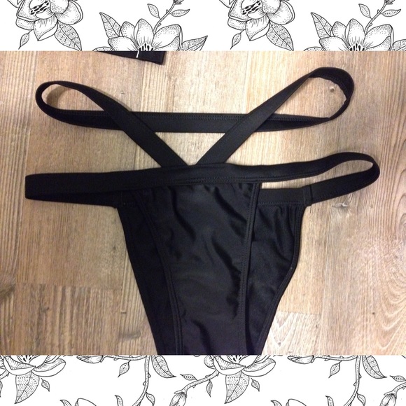 🌴Black Bikini🌴 - Picture 3 of 4