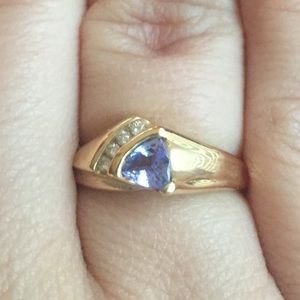 Tanzanite yellow gold ring
