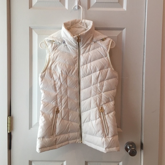 EUC Michael Kors white hooded puffer vest size XS