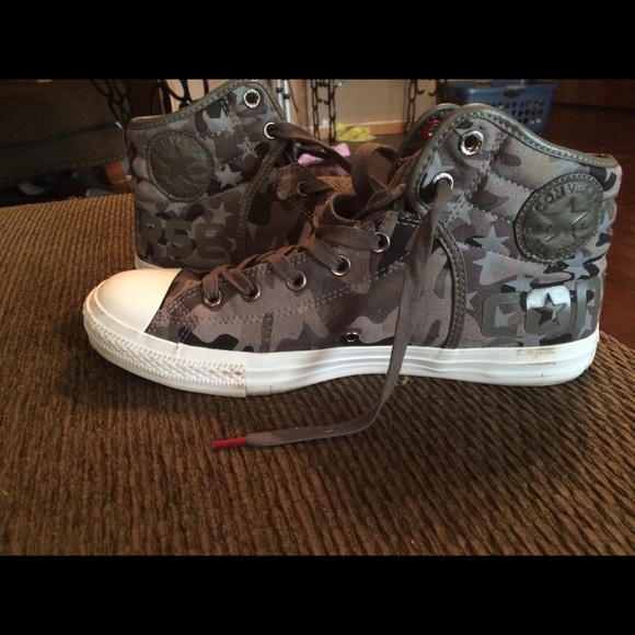 Camo converse size 12 women, 10 men