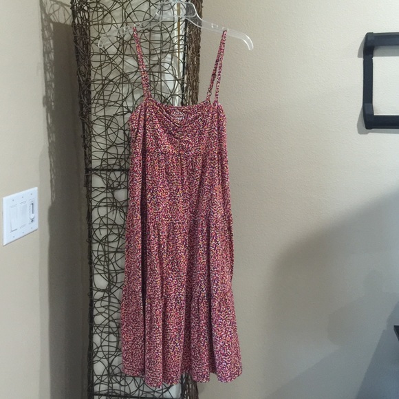 Fun flowy dress - Picture 1 of 3