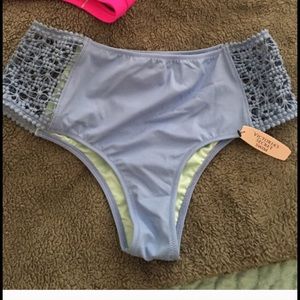 High-rise bikini bottom