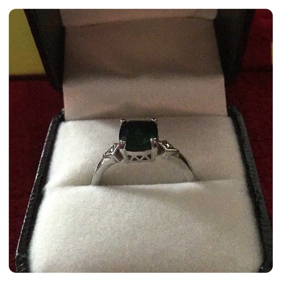 Ring - Picture 2 of 3
