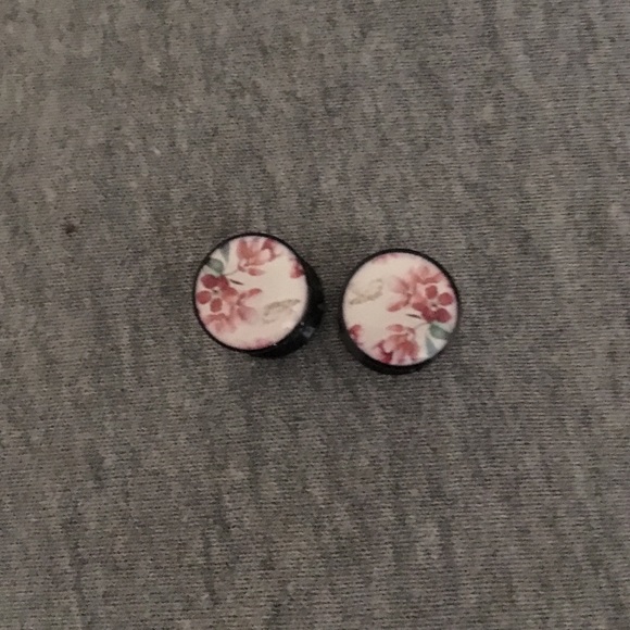 7/16 acrylic floral gauges