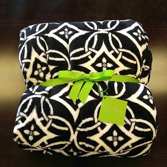 Vera Bradley Other - Vera Bradley Concerto Throw Blanket