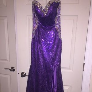 Tony Bowls Size 4 NWT Purple sequins Dress