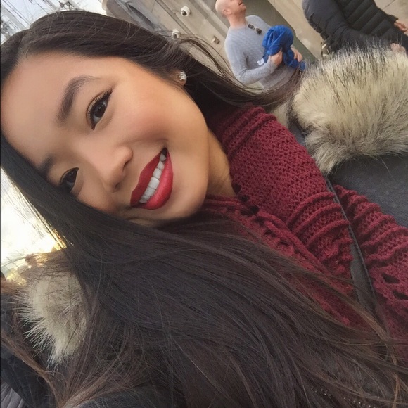 Meet your Posher, Celeste - Picture 3 of 7