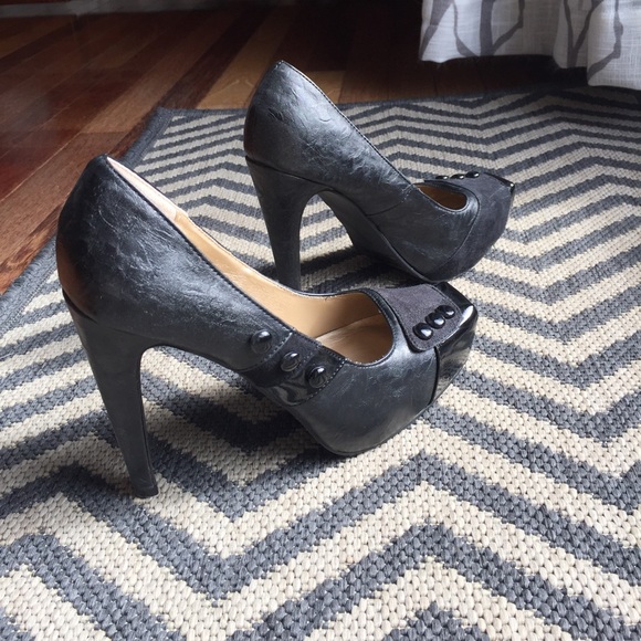 Charlotte Russe women's size US 7 black pumps