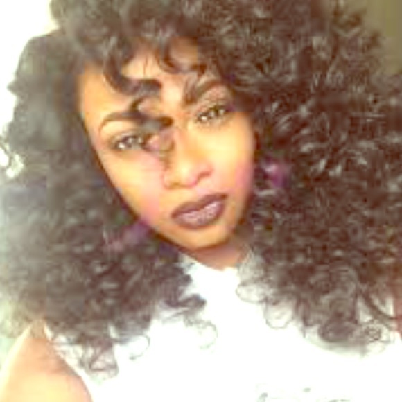 Meet your Posher, Kayla