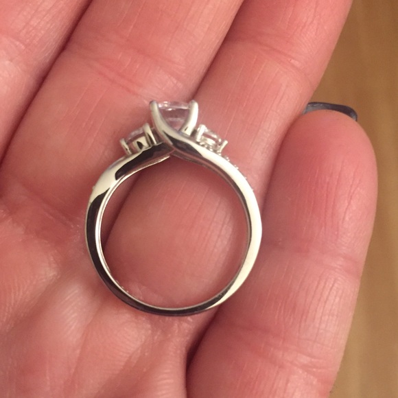 3 Stone Ring - Picture 3 of 4