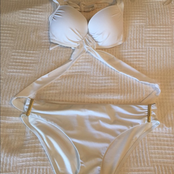 White VS bikini