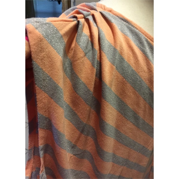 Cute Herringbone top, plus size - Picture 3 of 3