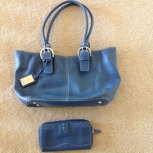 💕 Tignanello leather CONVERTIBLE Purse ONLY