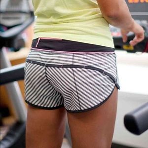 ✨Lululemon Striped Speed Short✨