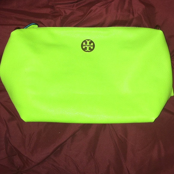 tory burch small travel bag
