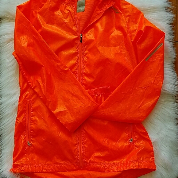 Saucony super light weight jacket size medium