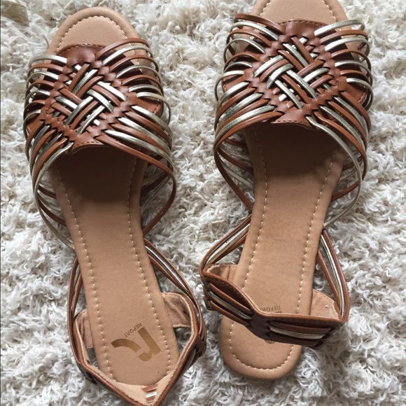 Tan sandals size 11 women's