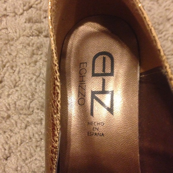 Gold Pumps from Spain - Picture 4 of 4