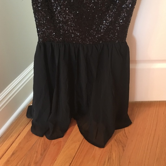 prom dress!! - Picture 3 of 4