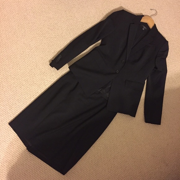 Ann Taylor black skirt suit 0p/2p