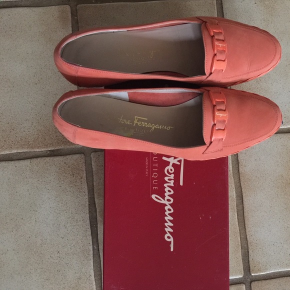 SFerragamo flat stylish melon color very classic - Picture 1 of 6