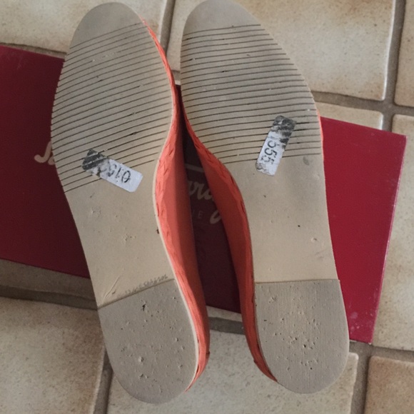 SFerragamo flat stylish melon color very classic - Picture 2 of 6