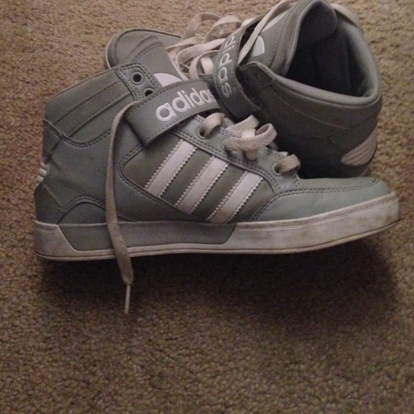 ADIDAS SHOES - Picture 2 of 3