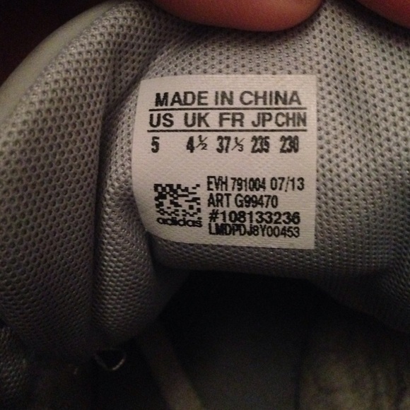 ADIDAS SHOES - Picture 3 of 3