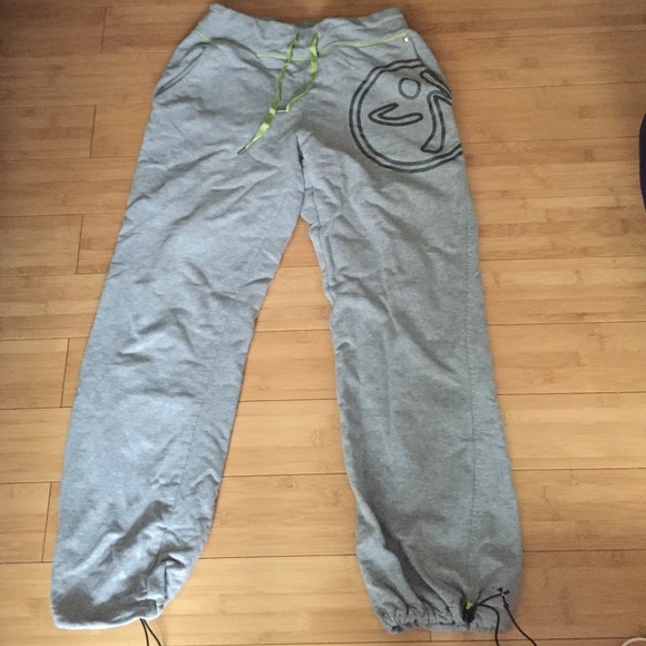 Zumba sweatpants sz M.